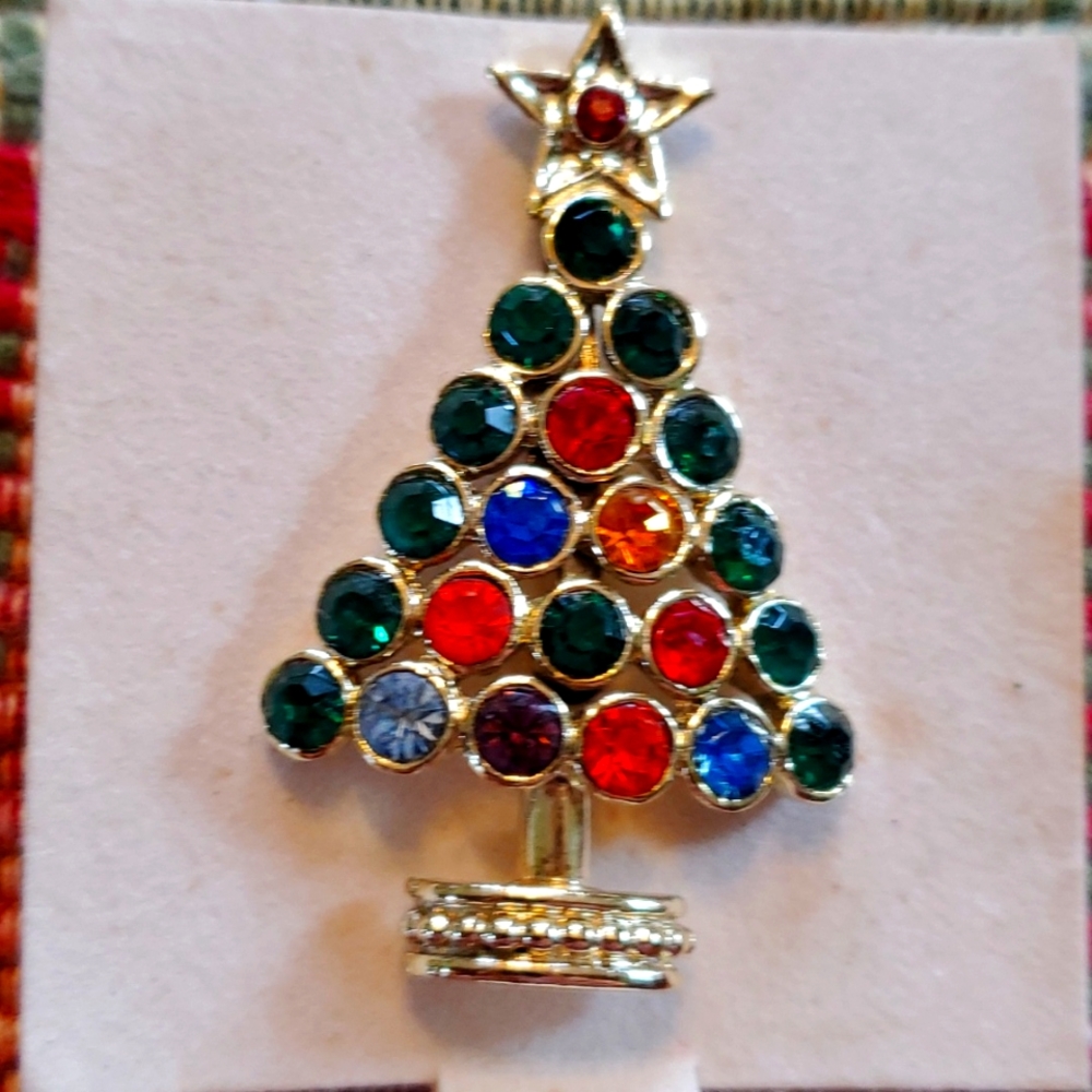 Pretty Christmas  Brooch  with multiple colors on gold background. New!
